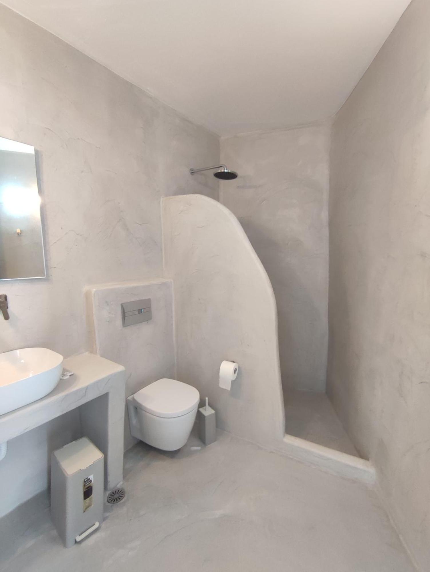 Central Santorini Serenity Rooms Fira  Exterior foto